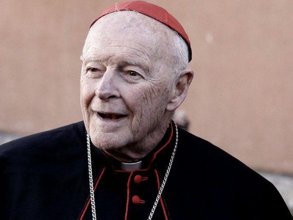 Cardenal estadounidense expulsado de la Iglesia es acusado de abuso sexual