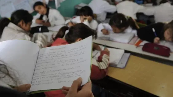 Mendoza dictaminó que todos los estudiantes pasarán de año