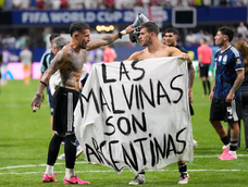 la fifa investiga a la afa por la bandera de malvinas exhibida tras el triunfo ante inglaterra