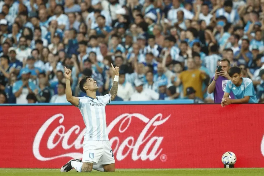 Madrugón. Solari empezó a castigar a River temprano. Reaccionó el Millonario, lo dio vuelta pero Racing lo terminó eliminando en el descuento.