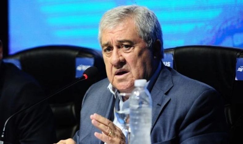 Ameal: “Queremos que Tevez se quede en Boca y no le pase lo mismo que a Román”