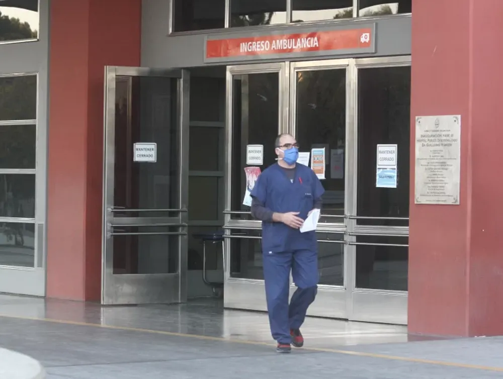 Investigan el caso de una mujer que fue baleada minutos antes de la medianoche