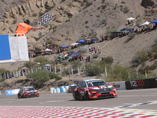 Superior. Matías Rossi no dejó duda alguna en El Zonda. Mostró auto en la clasificación y fue superior en la Final del TC 2000 Superior. Matías Rossi no dejó duda alguna en El Zonda. Mostró auto en la clasificación y fue superior en la Final del TC 2000