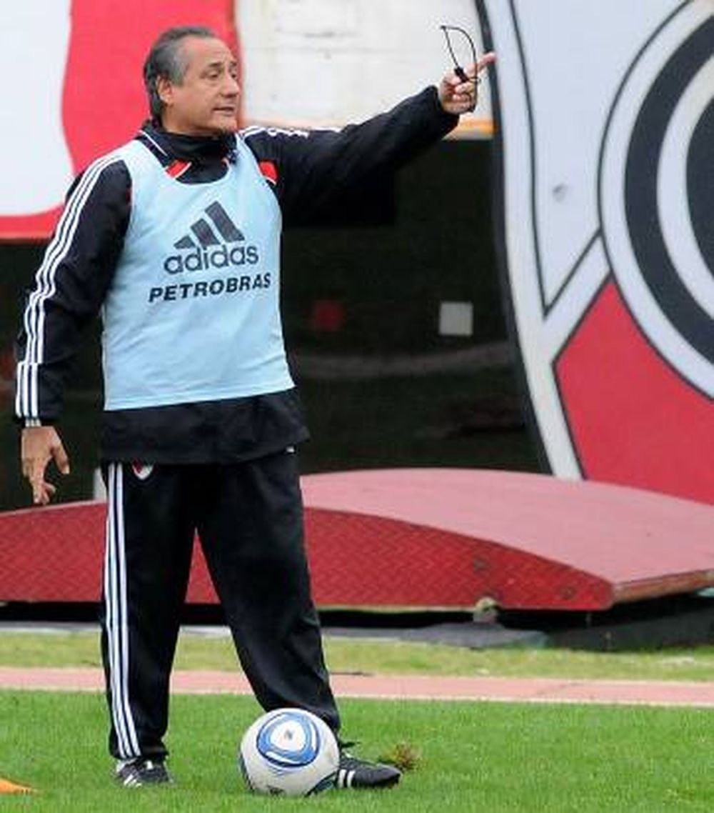 López le tiró dardos a dirigentes