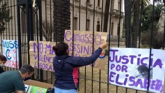 ¡Claudia Schiffer super hot en su cumpleaños número 50!