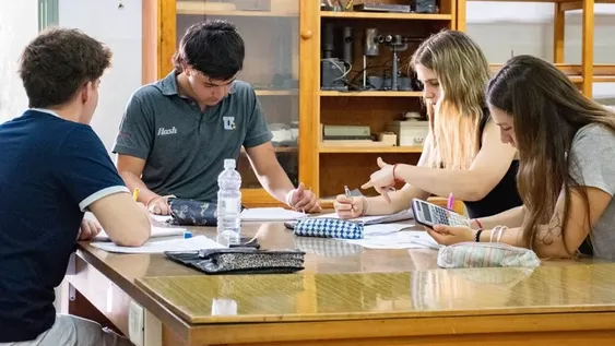 La mayoría de los estudiantes de la UNSJ ya no estudia en grupo.