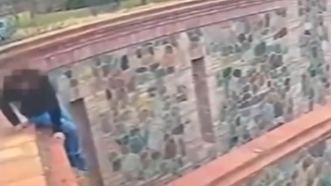 Así fue la caída del turista brasileño desde la terraza de una bodega