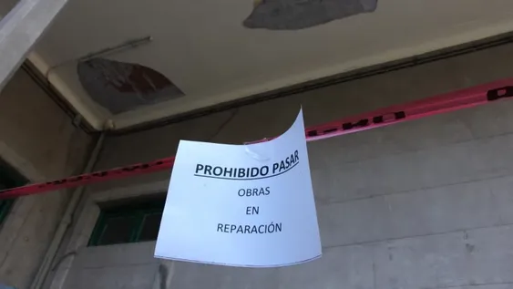 Colapsó el cielorraso de la Normal y clausuraron aulas