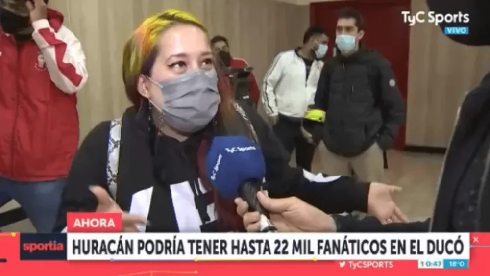 El reclamo de una hincha que se dio una vacuna experimental y no puede ir a la cancha