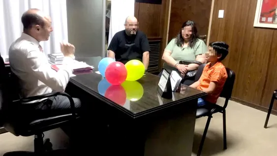 Sentencia inédita: con 11 años logró tener el nombre de sus adoptantes