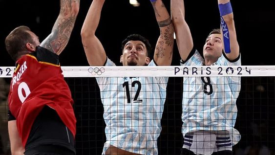 TODO EL OFICIO de Bruno Lima reforzará a la joven formación que intentará entrar a la fase final de la VNL por cuarta vez consecutiva. En la imagen bloquea junto a Agustín Loser, el cuarto mejor bloqueador de esta Liga.