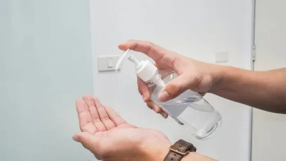 La ANMAT prohibió la comercialización de un alcohol en gel