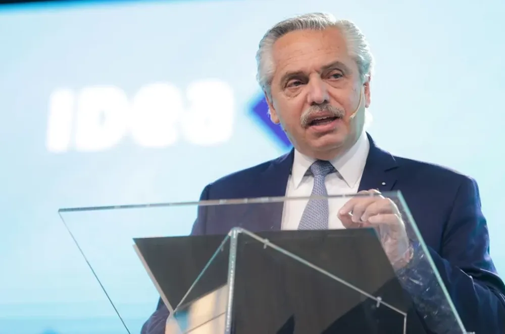 Alberto anuncia que no perderán el plan quienes consigan empleo