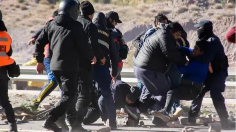 Continúa la tensión en Jujuy, siguen detenidas 21 personas y hablan de “brutal represión”