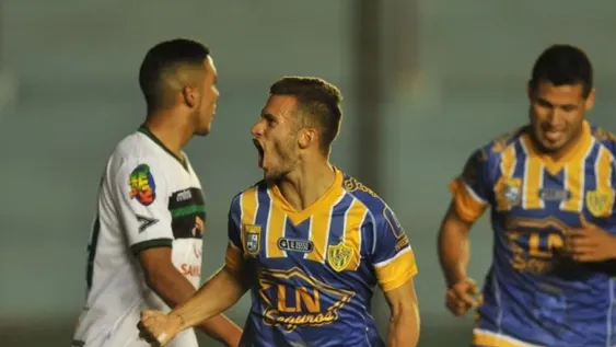 San Martín fue goleado por Atlanta y una vez más se despidió en el debut