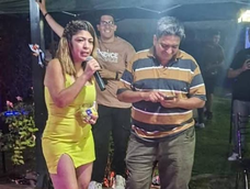 Filomena Noriega reconocida abogada del foro local, se volvió viral tras animarse a cantar en una fiesta familiar y dejar, al menos por una noche, su labor en tribunales. Filomena Noriega reconocida abogada del foro local, se volvió viral tras animarse a cantar en una fiesta familiar y dejar, al menos por una noche, su labor en tribunales.