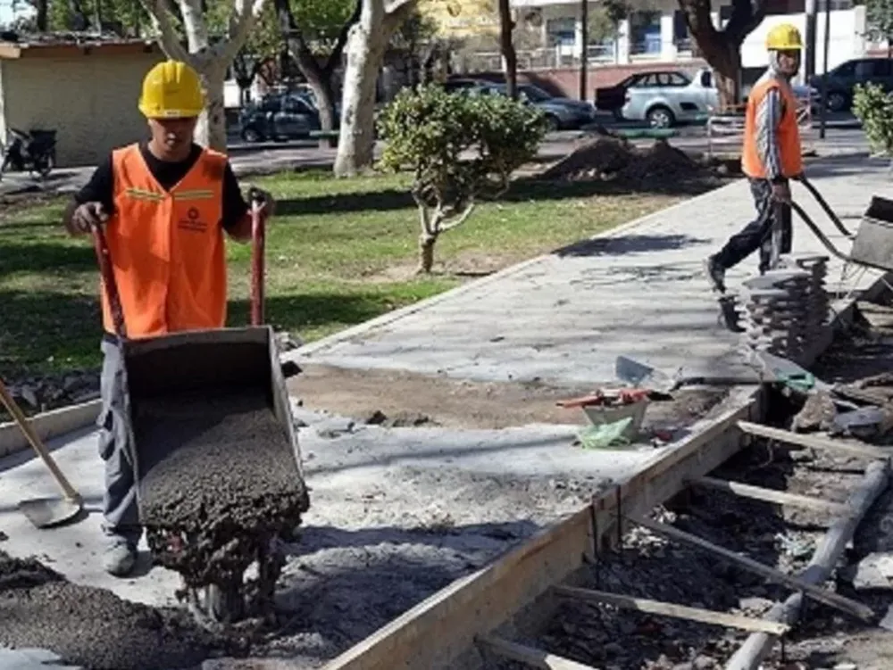 Empezaron a remodelar la plaza de Trinidad y la tendrán lista en noviembre