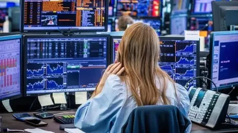 Tesoro estadounidense viene de intervenir inusualmenteen la plaza cambiaria argentina y dijo queacordó un swap de monedas con el banco central (BCRA) por 20.000 millones de dólares.