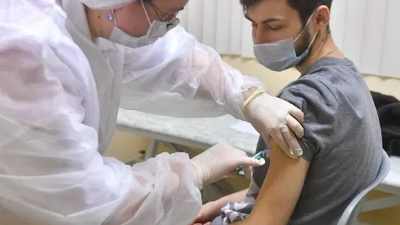 Rusia planea vacunar contra el Covid a mayores de 60 años desde la semana próxima