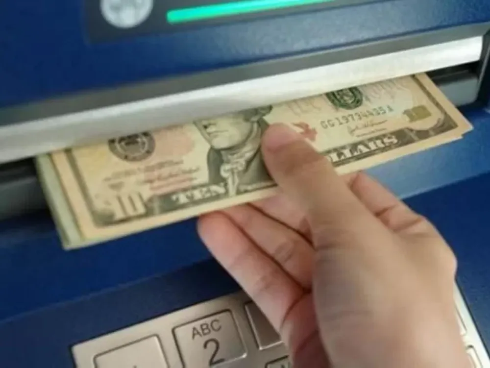 El impuesto del 30% también abarcará al dólar para ahorro