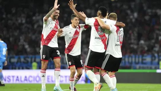 River la hizo fácil y goleó a Racing (Cba)