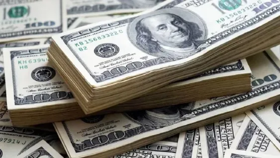 El dólar blue tuvo una suba de un peso