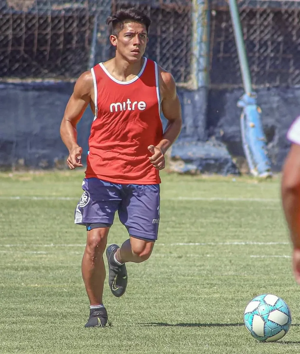 Lautaro Disanto, un talentoso volante formado en La Lepra llegaría a Puyuta