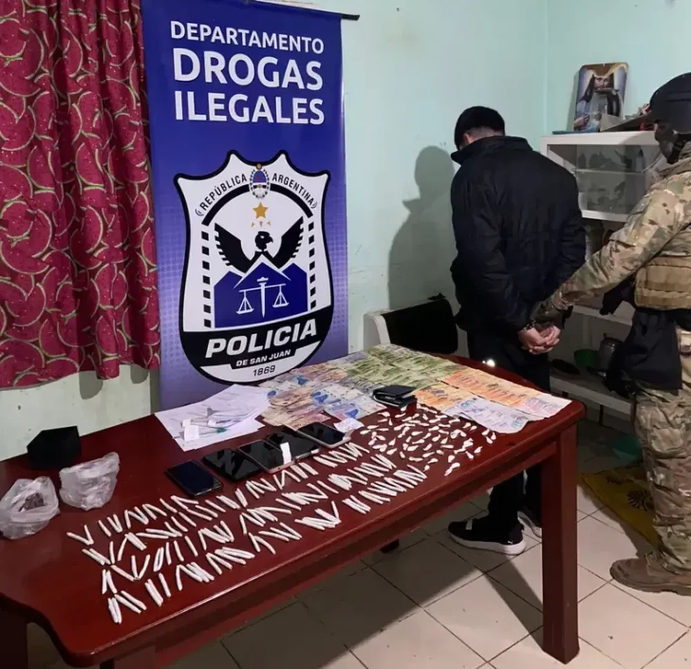 Atrapan a un narco con un “combo” de drogas listo para la venta