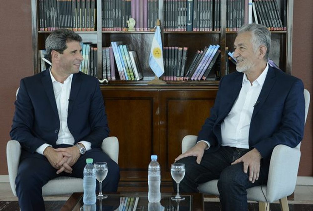 Uñac a la prensa puntana: “Con humildad, vine a mirar el modelo de San Luis”