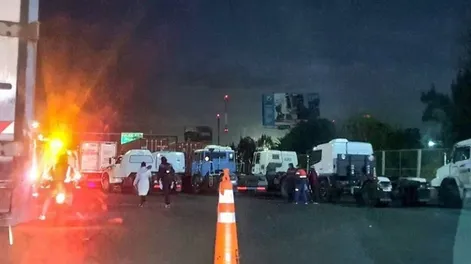 Berni, en el piquete en la autopista Buenos Aires-La Plata: “Tienen 5 minutos o me llevo todos los camiones”