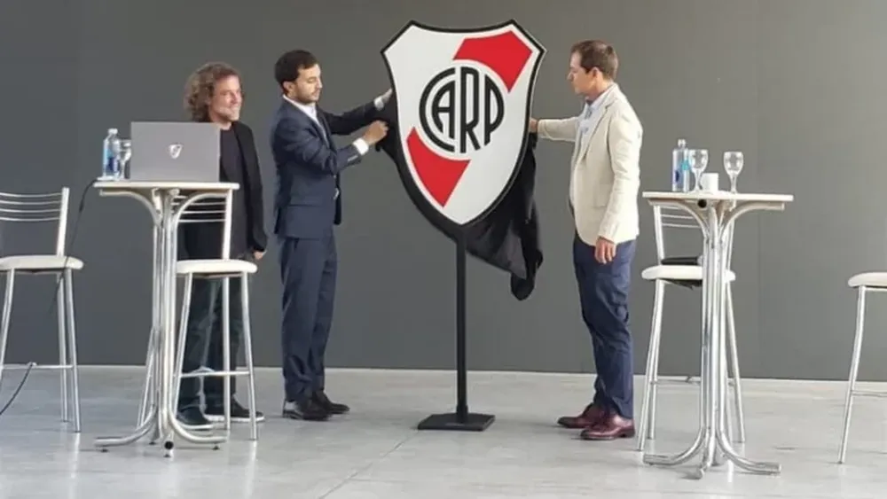 River presentó su nuevo escudo