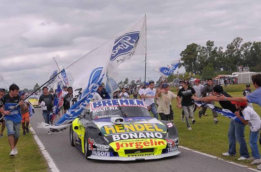 Moriatis, de punta a punta