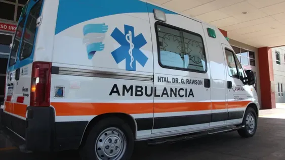 Lo encontraron tirado con múltiples heridas y no saben qué le pasó