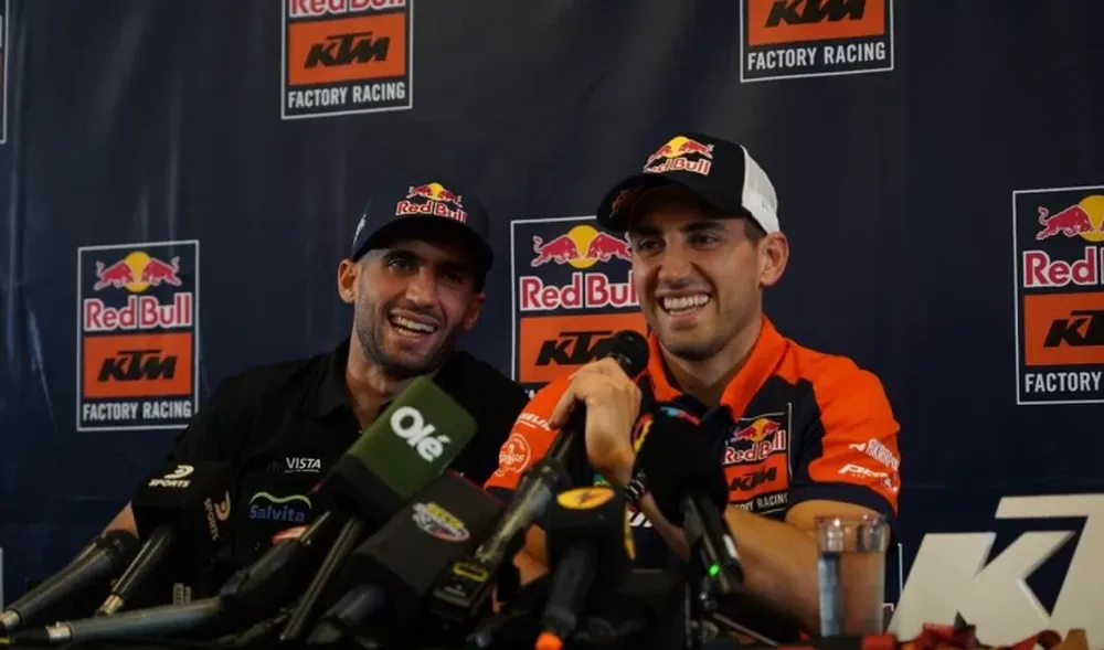 Juntos. Los Benavides disfrutaron del regreso al país para festejar con los argentinos la consagración en el Dakar.