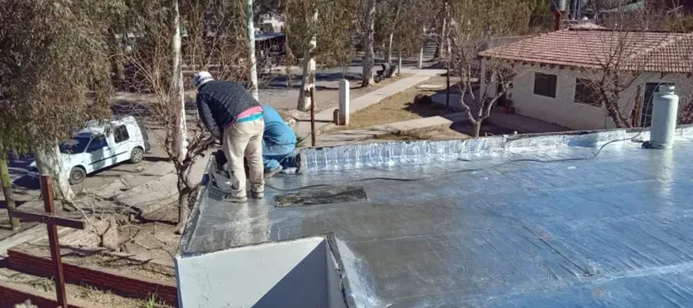 Amigos de la parroquia reunió fondos con la venta de empanadas y pudo reparar el techos de la Parroquia Sagrada Familia, dañado por las lluvias.