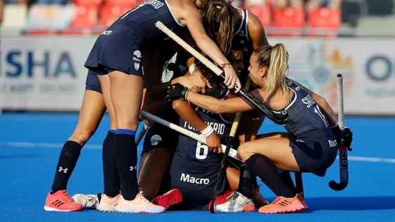 Las Leonas golearon a Canadá y avanzaron a los cuartos de final