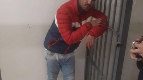 Intentó robar en la humilde casa de una vecina, salió corriendo y lo atraparon a 300 metros