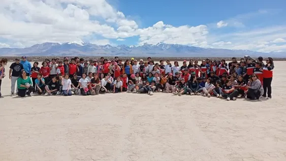 Alumnos de 6to grado de la Escuela Vicente López y Planes visitaron por primera vez la Pampa El Leoncito.