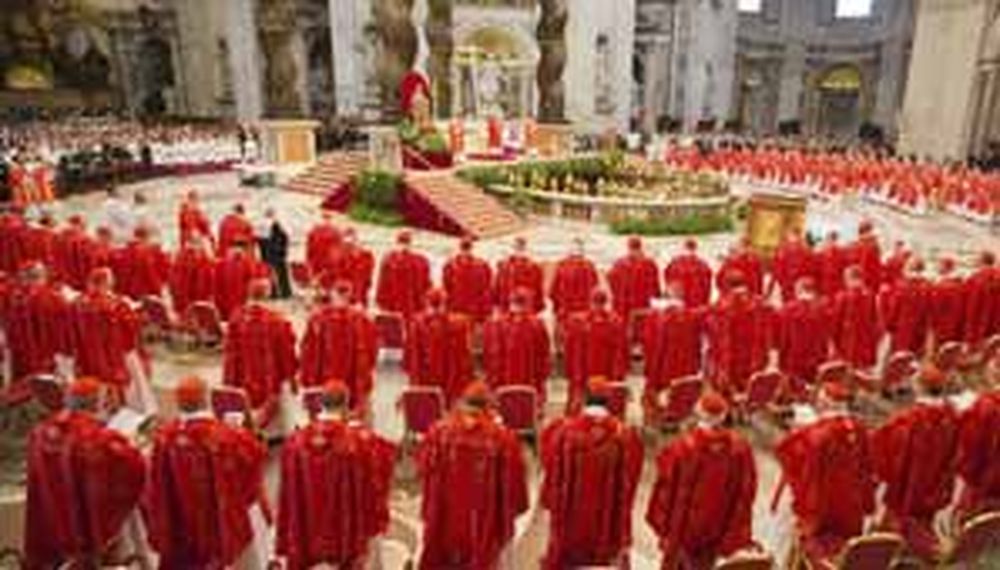 “¡Extra omnes!”: empezó el cónclave para elegir al nuevo papa