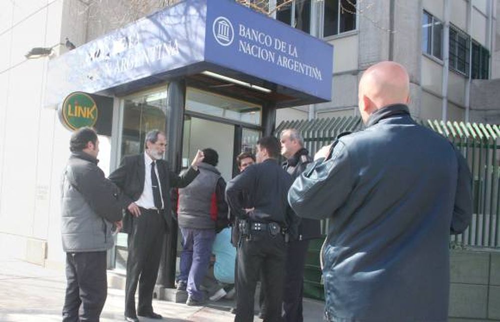 Con claves, roban $100.000 en tres minutos de un cajero