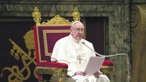 El Vaticano rechaza  los ataques al Papa