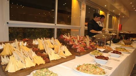 Noche de Mariscos y Buenos Vinos