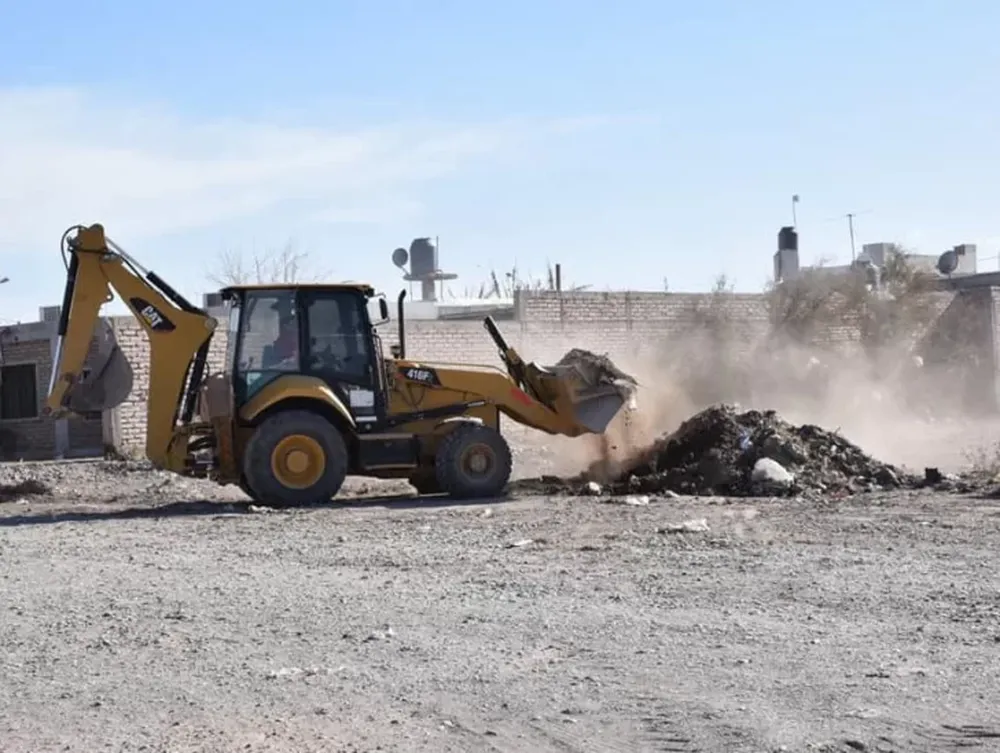 Salen a limpiar terrenos baldíos en toda la comuna