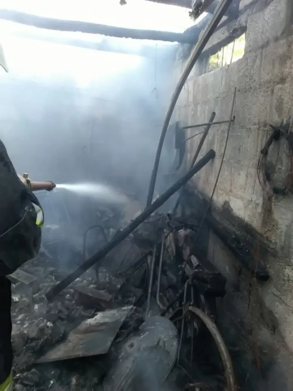 Un incendio arrasó con el depósito de una casa en Caucete