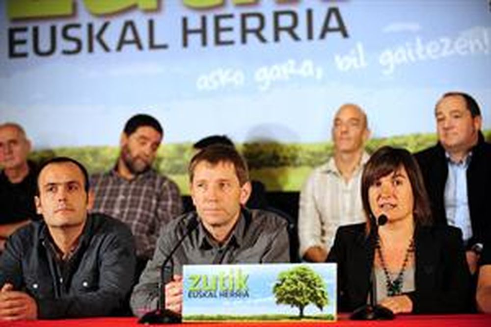 Independentistas vascos advierten que el anuncio de ETA no supone el fin del “conflicto”