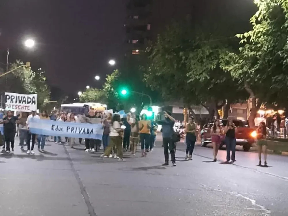 Nueva marcha de docentes autoconvocados, previo a otra semana que comienza con paro