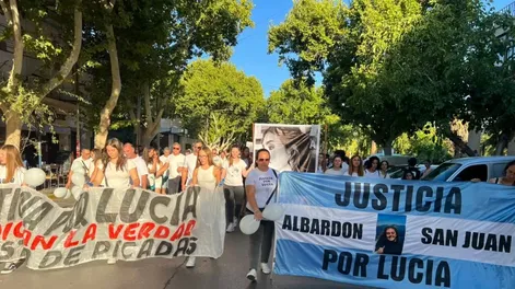 Realizaron una marcha para protestar por la liberación del menor que atropelló a Lucía Rubiño