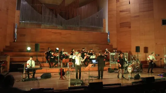 Un efectivo viaje de lo sublime a la fiesta de 15