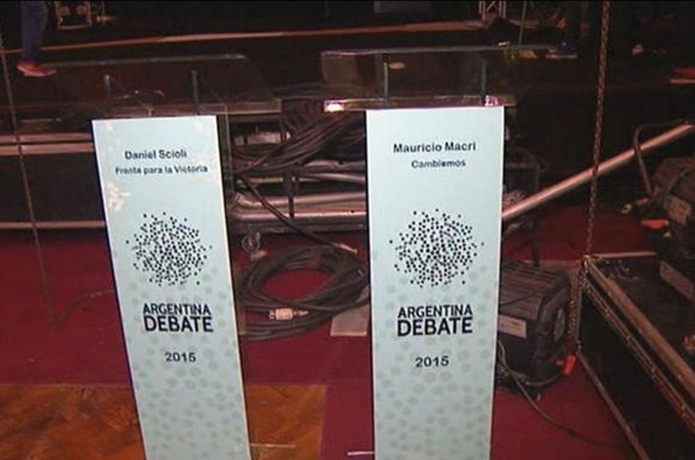 Scioli y Macri muestran sus cartas en histórico debate