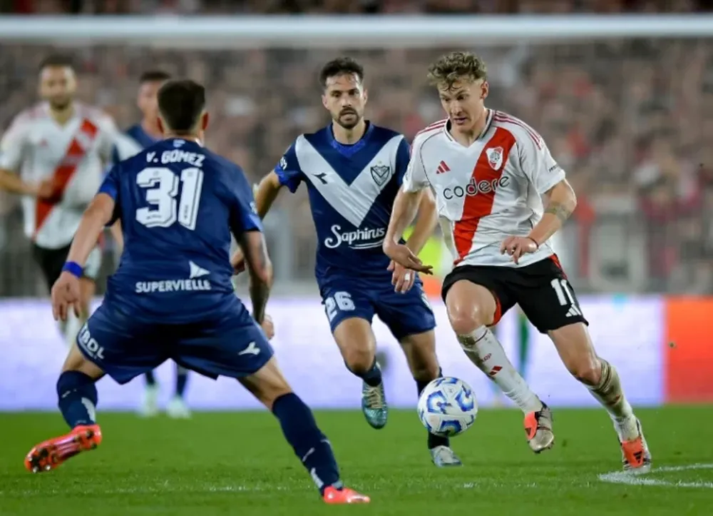 Desteñido. El fin de año de River necesita un resultado importante y su juez será el Vélez del Mellizo Barros Schelotto.